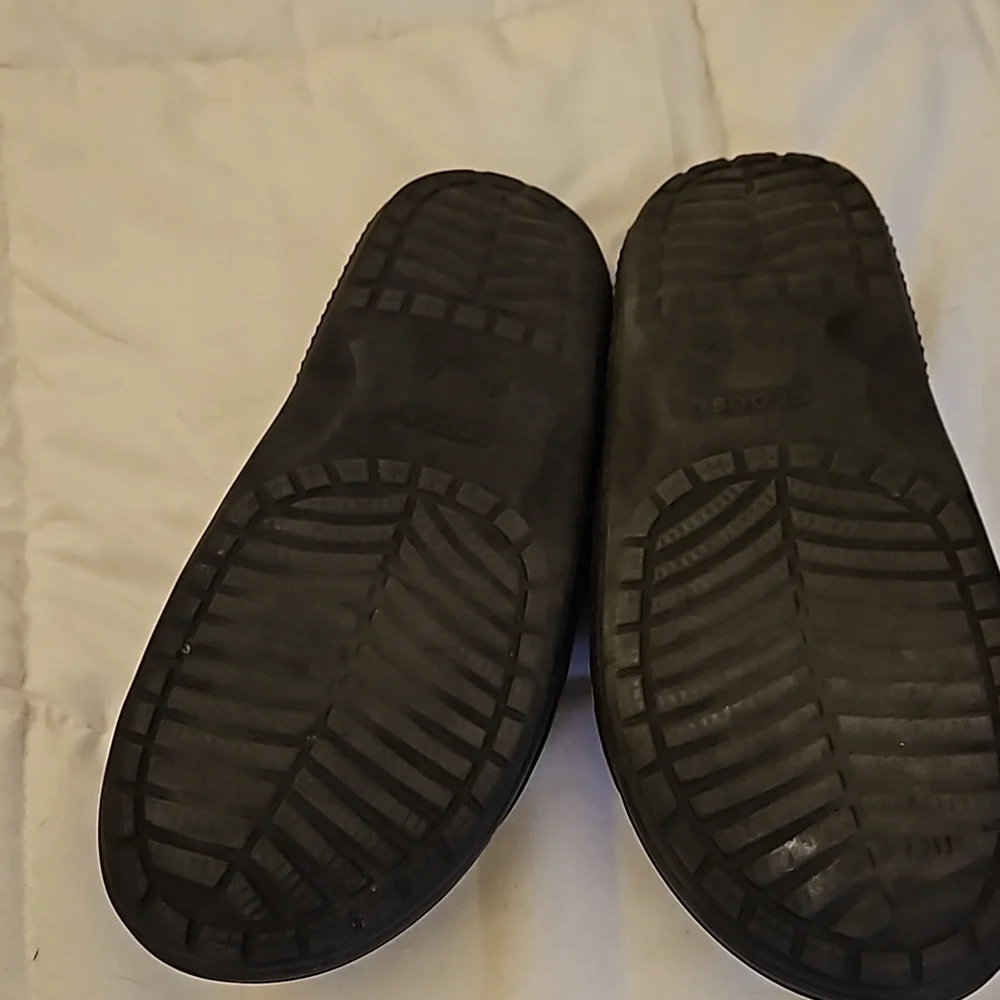 CROCS Men's Camouflage Sandals Size 6
